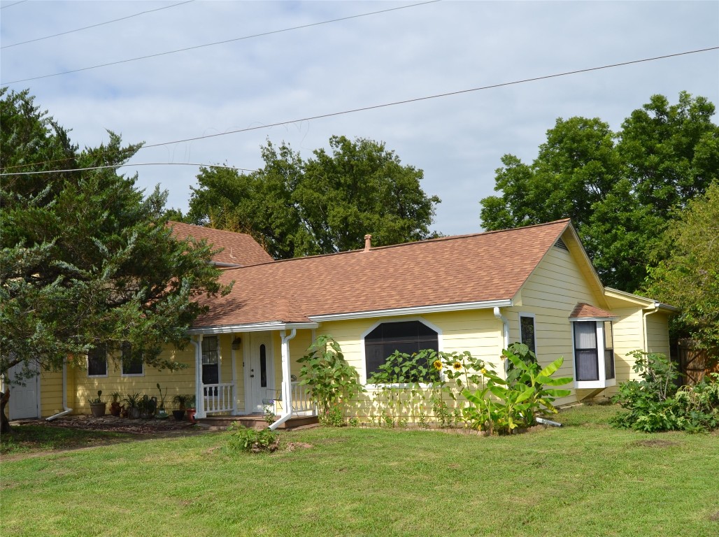 805 S 3rd Street Grandview TX 76050