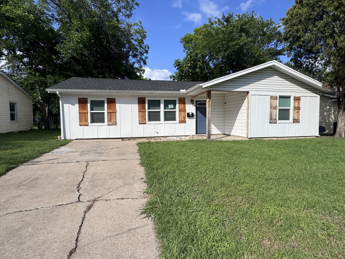 520 King Street Burleson TX 76028