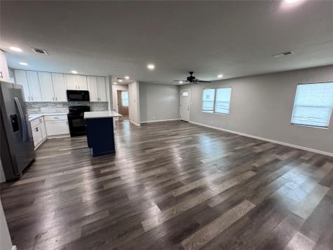 520 King Street Burleson TX 76028