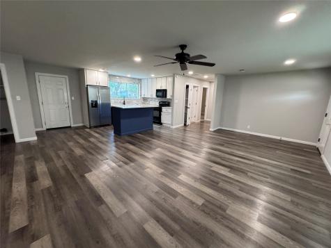520 King Street Burleson TX 76028