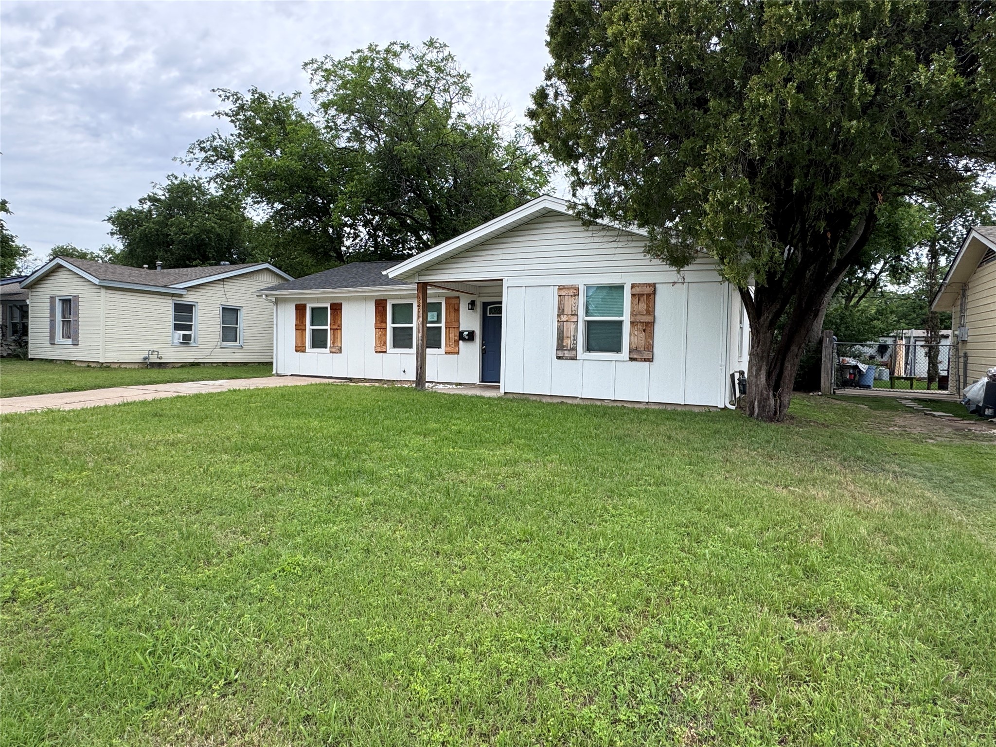 520 King Street Burleson TX 76028