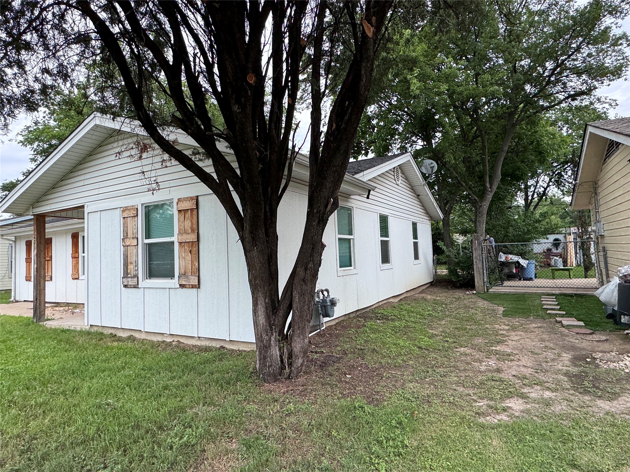 520 King Street Burleson TX 76028