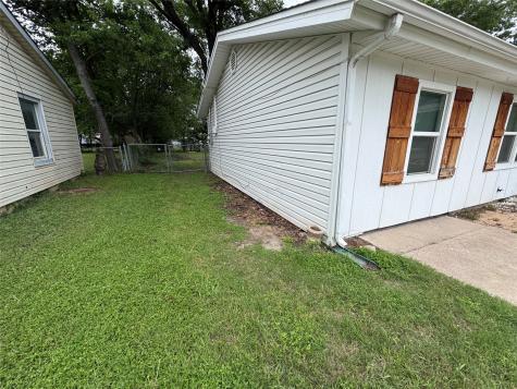 520 King Street Burleson TX 76028