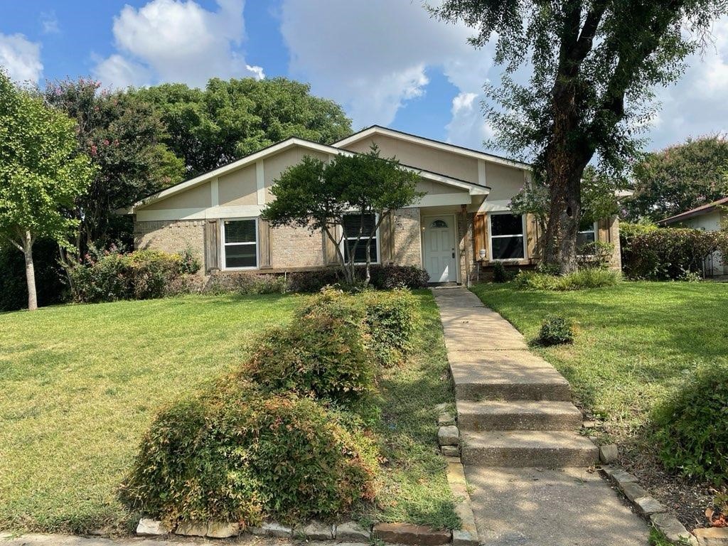 2201 E Crosby Road Carrollton TX 75006