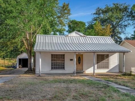 511 Woodlawn Street Henderson TX 75652