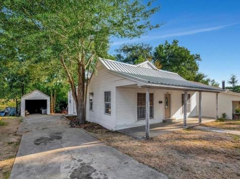 511 Woodlawn Street Henderson TX 75652