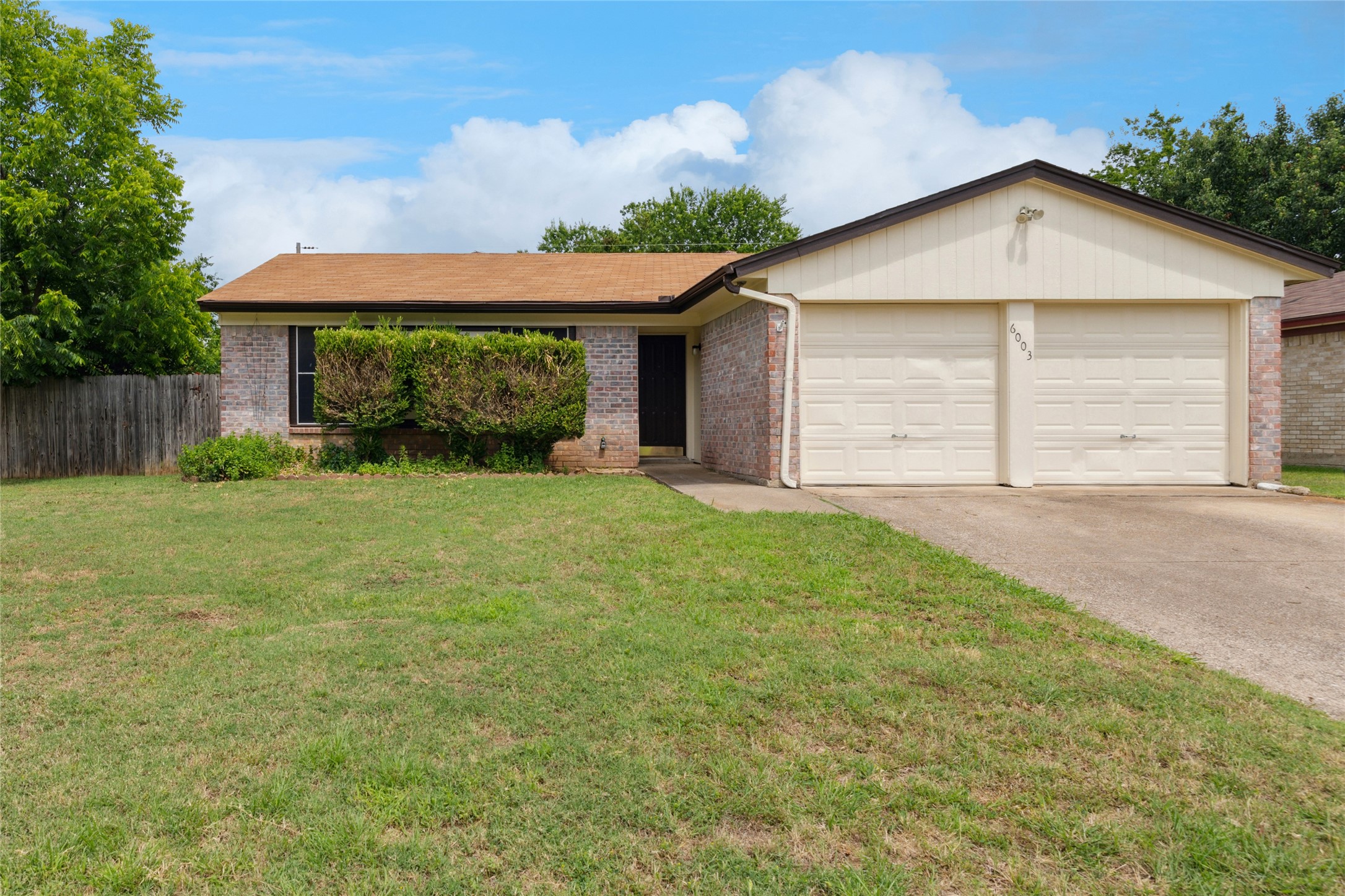 6003 Springwood Drive Arlington TX 76001