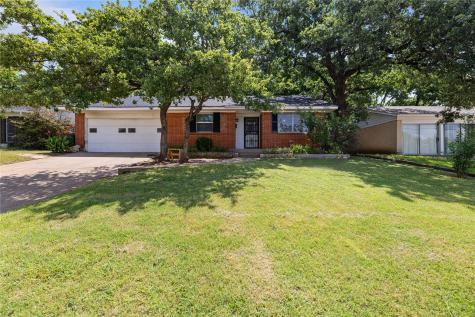 1813 Barron Lane Fort Worth TX 76112