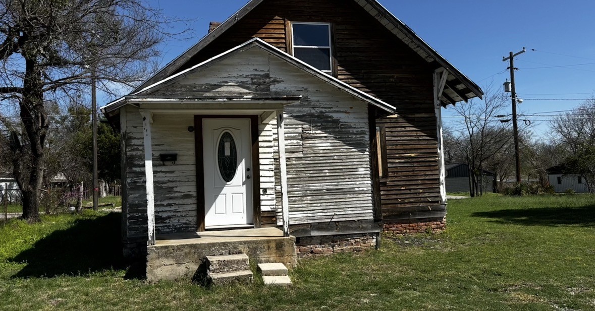 302 S Lane Street Decatur TX 76234