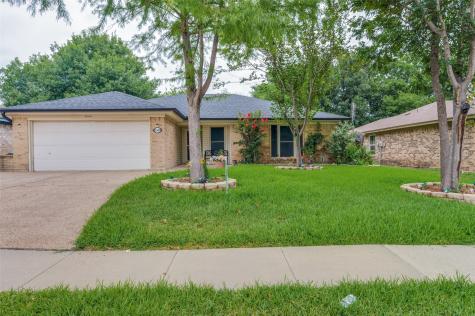 1040 Westcliff Avenue Saginaw TX 76179