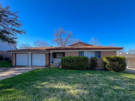 204 Vernon Castle Avenue Benbrook TX 76126