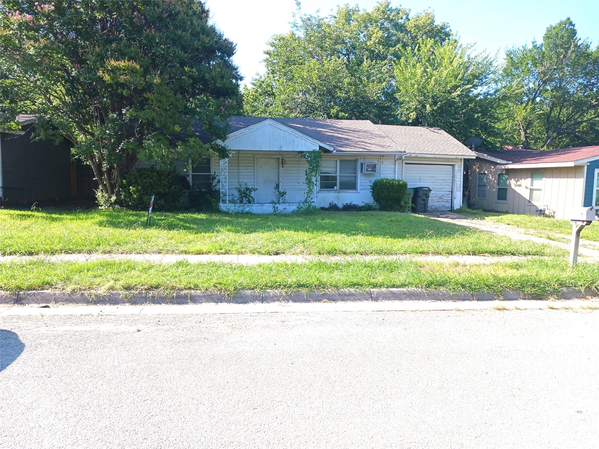 1704 Sharon Street Arlington TX 76010