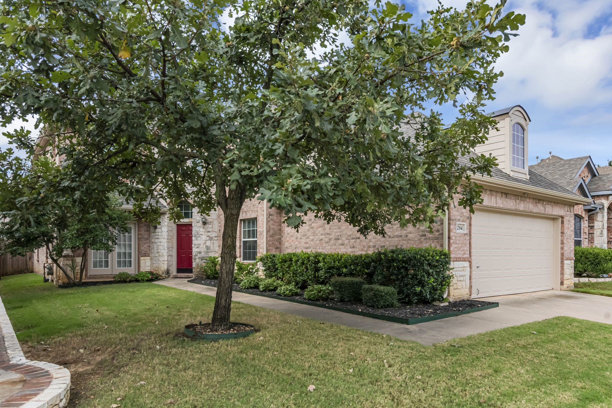 204 Fountainview Drive Euless TX 76039