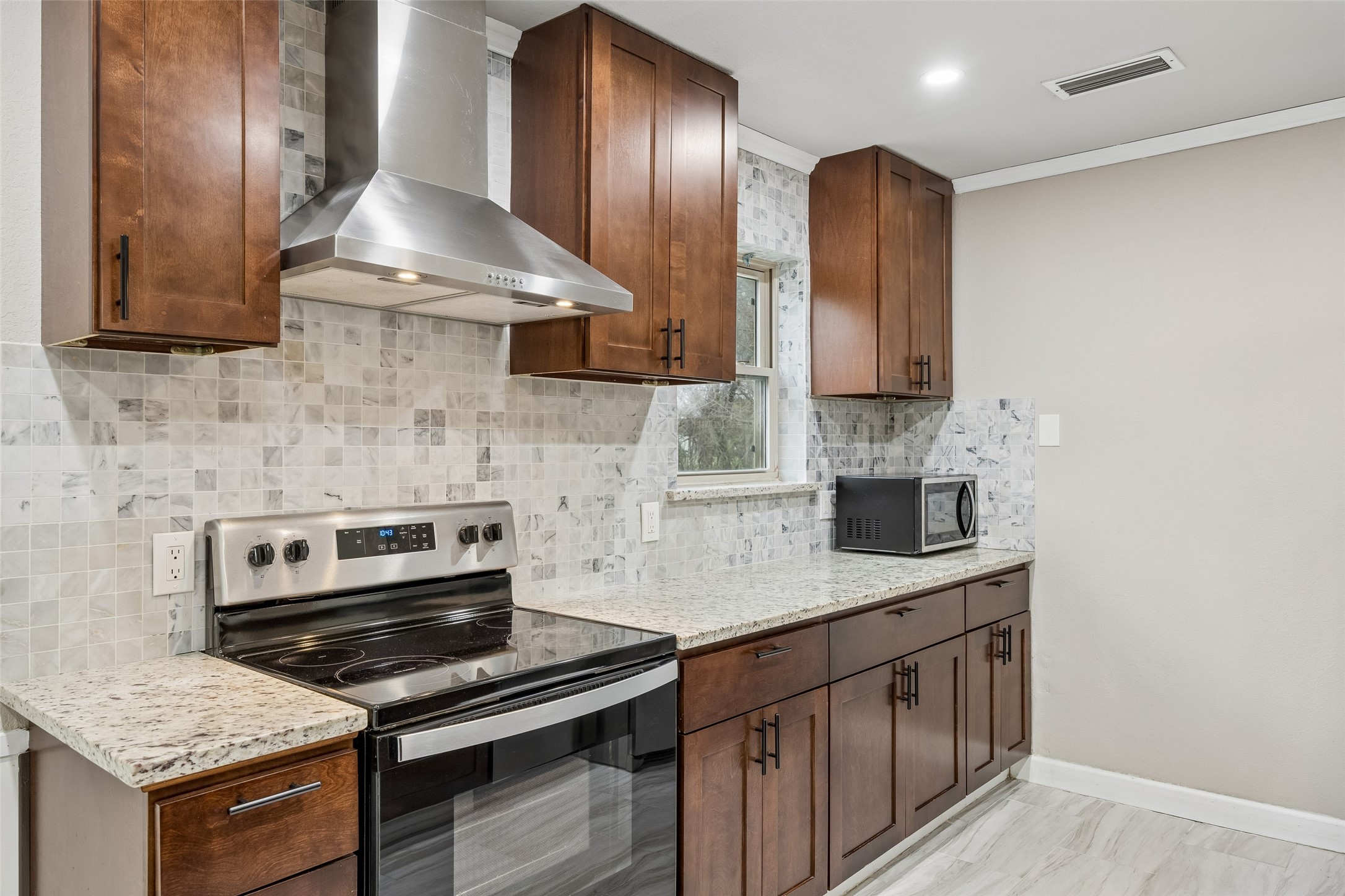 1705 Bobbie Lane Garland TX 75042