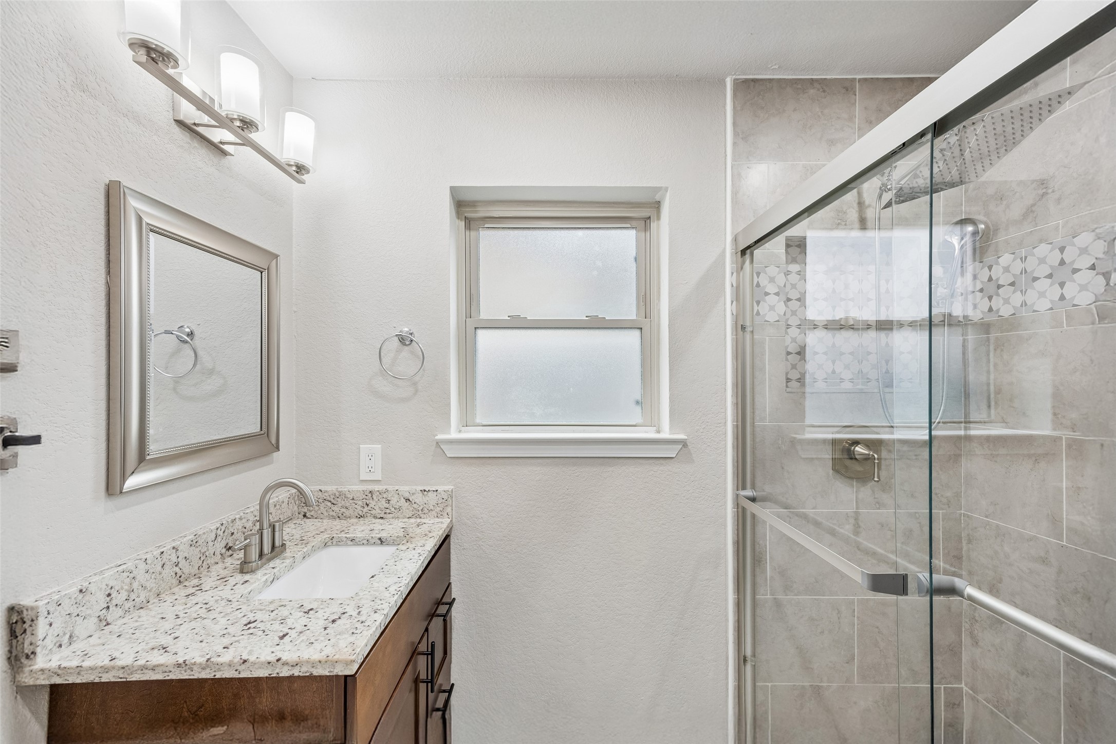 1705 Bobbie Lane Garland TX 75042