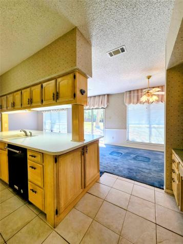 1020 Redbud Court Arlington TX 76012