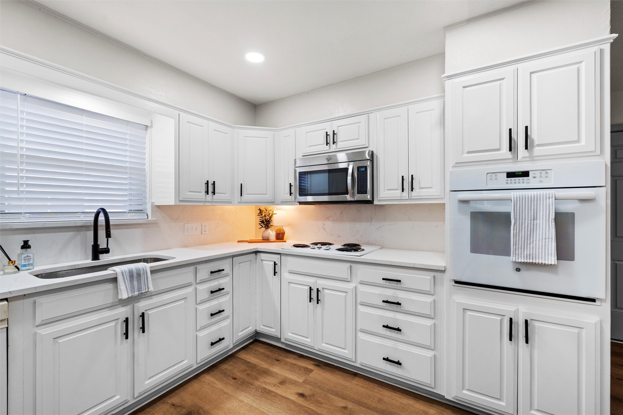 8124 Herndon Drive Benbrook TX 76116