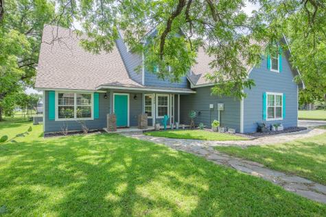 400 E Hinton Street Tioga TX 76271