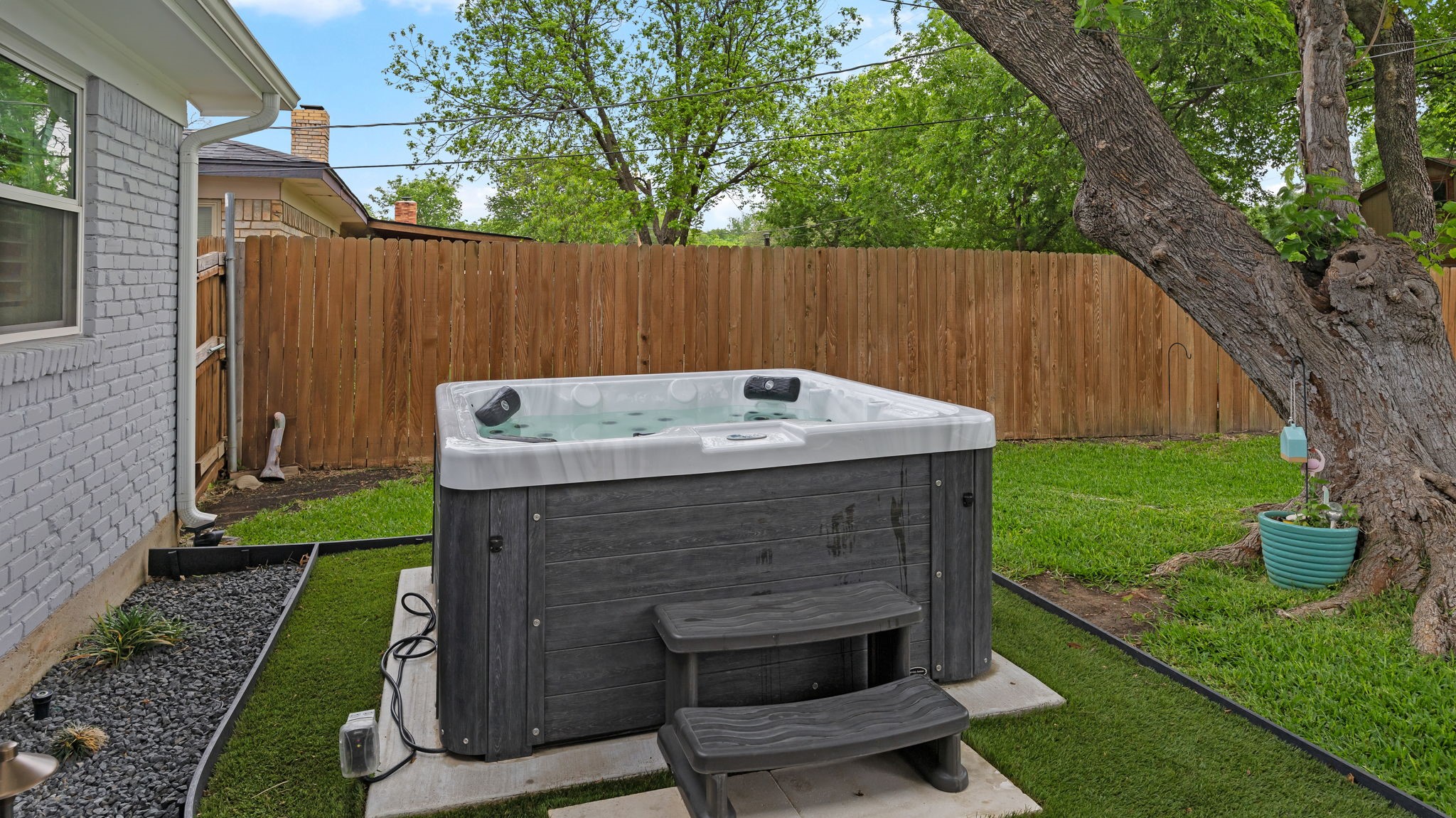 3713 Holland Drive North Richland Hills TX 76180