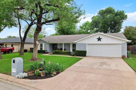 3713 Holland Drive North Richland Hills TX 76180
