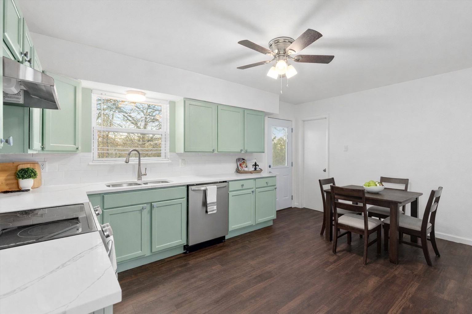 2516 Albemarle Drive Farmers Branch TX 75234