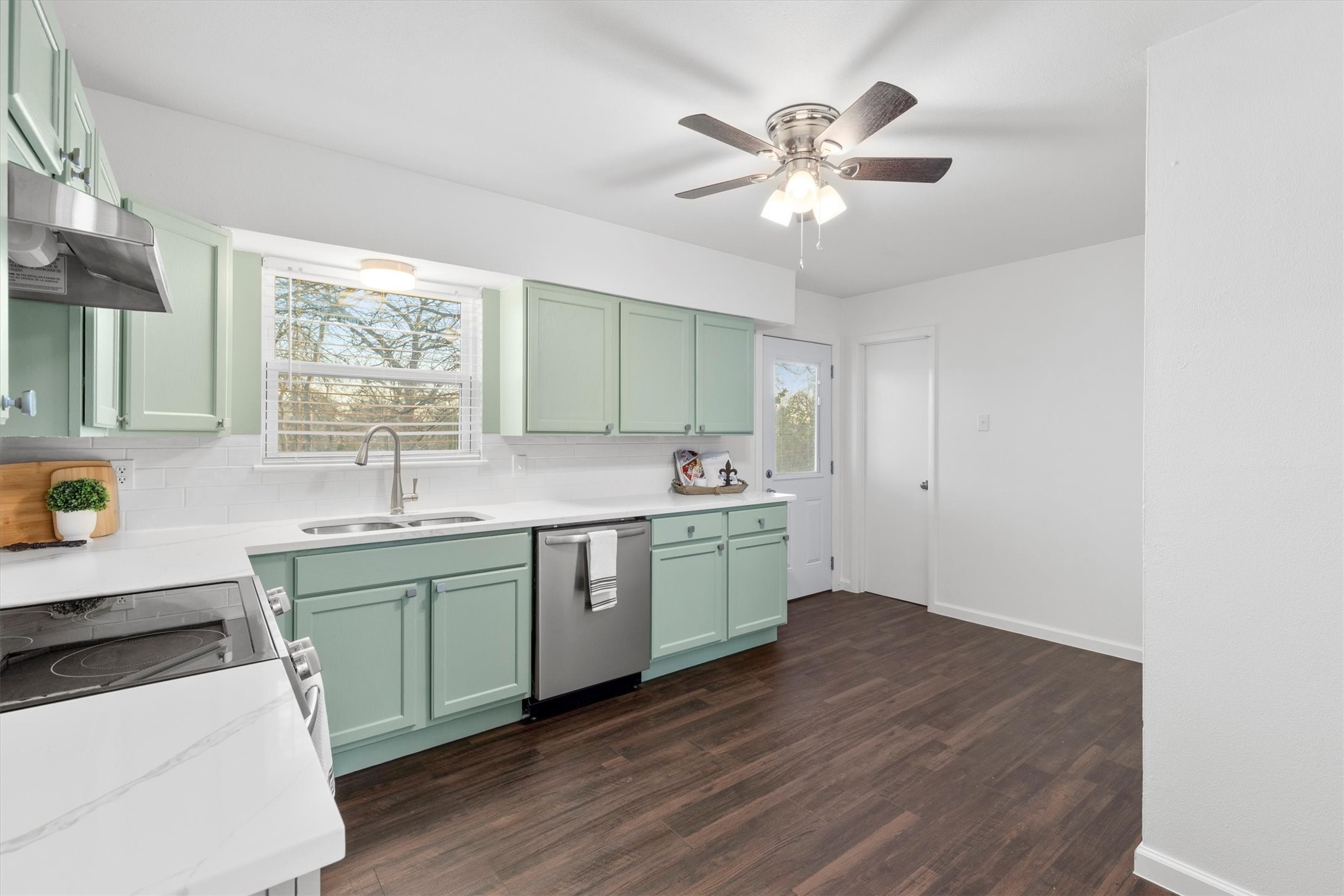 2516 Albemarle Drive Farmers Branch TX 75234
