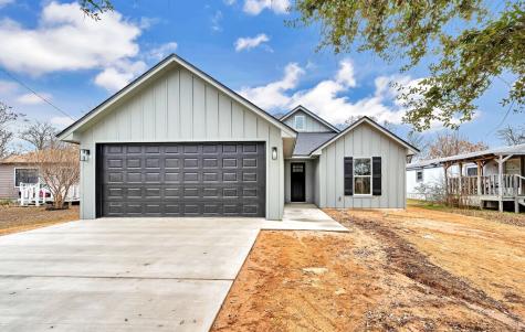 1004 S Madison Street Mcgregor TX 76657