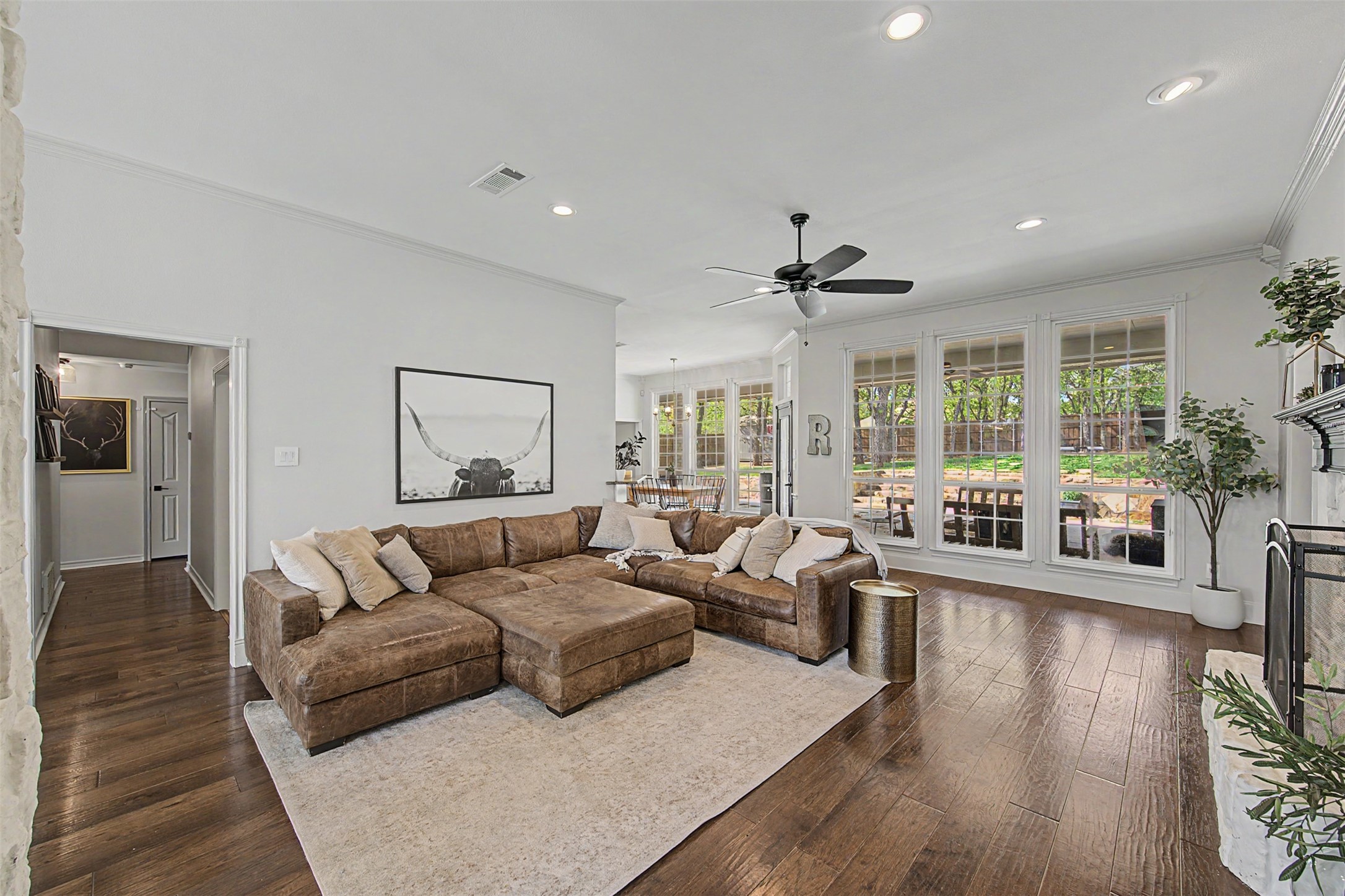 1029 Oakridge Court Burleson TX 76028