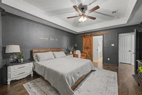 1029 Oakridge Court Burleson TX 76028