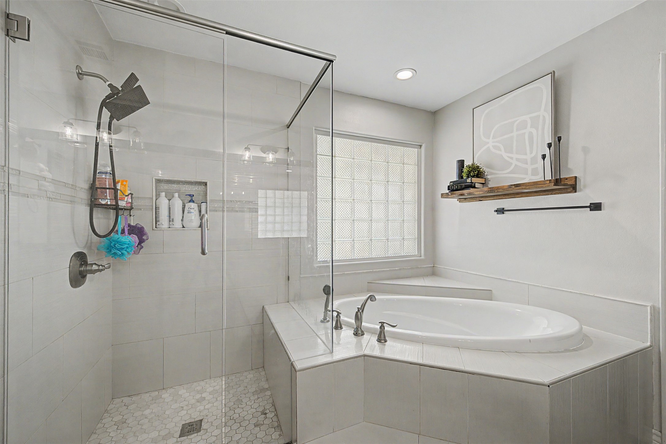 1029 Oakridge Court Burleson TX 76028