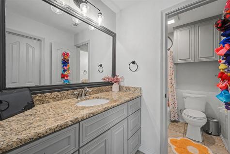 1029 Oakridge Court Burleson TX 76028