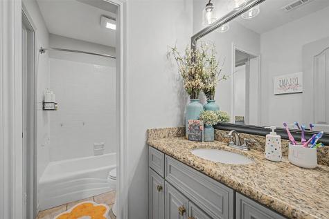 1029 Oakridge Court Burleson TX 76028