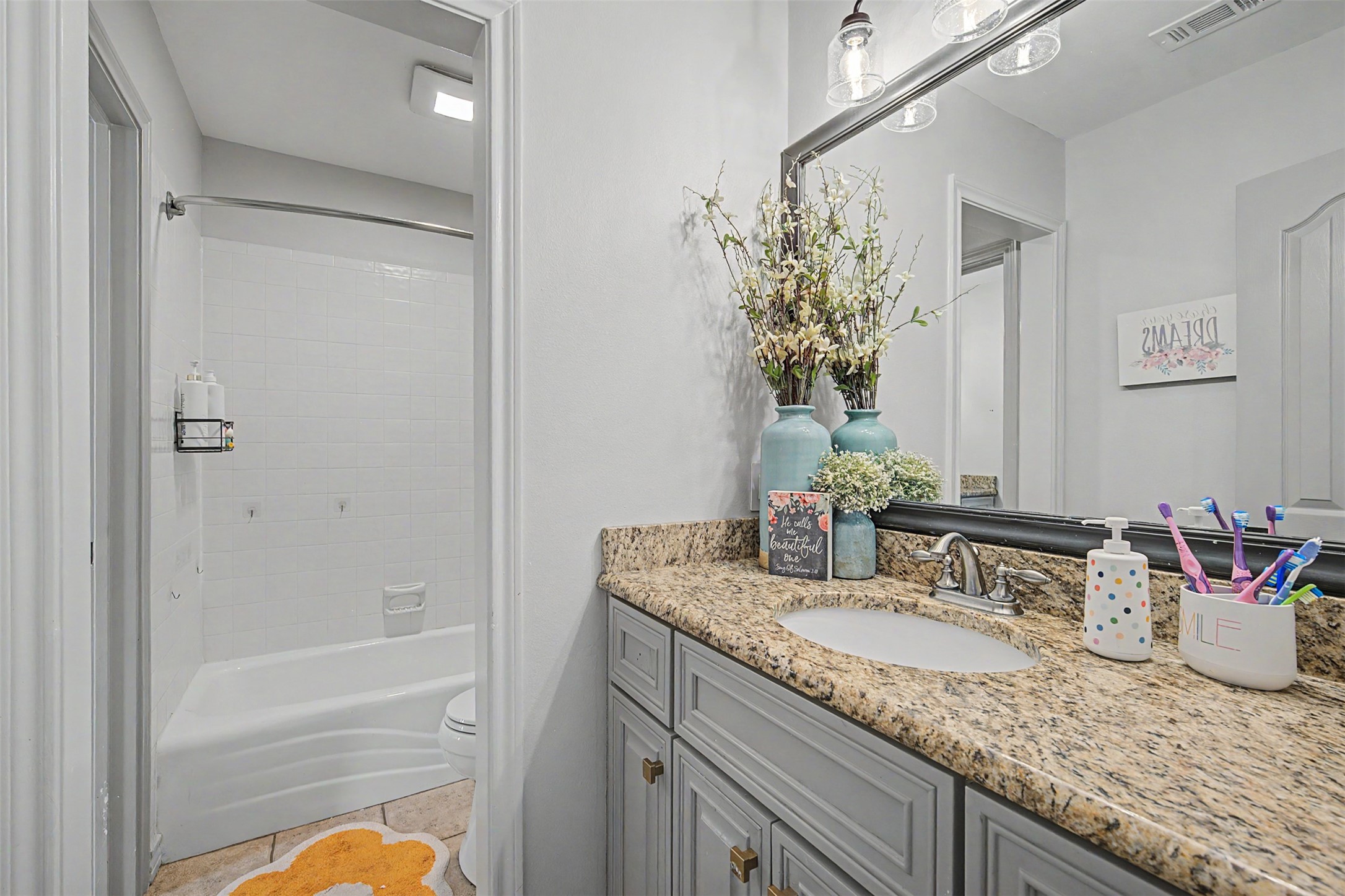 1029 Oakridge Court Burleson TX 76028