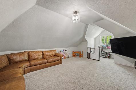 1029 Oakridge Court Burleson TX 76028
