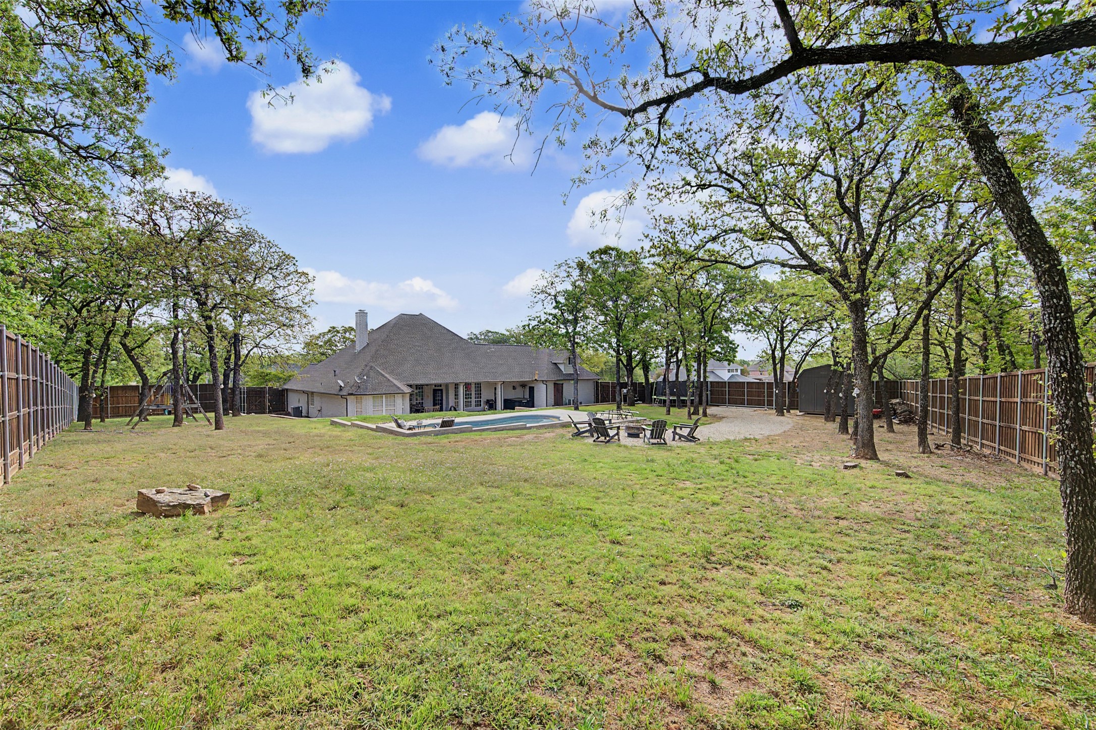 1029 Oakridge Court Burleson TX 76028