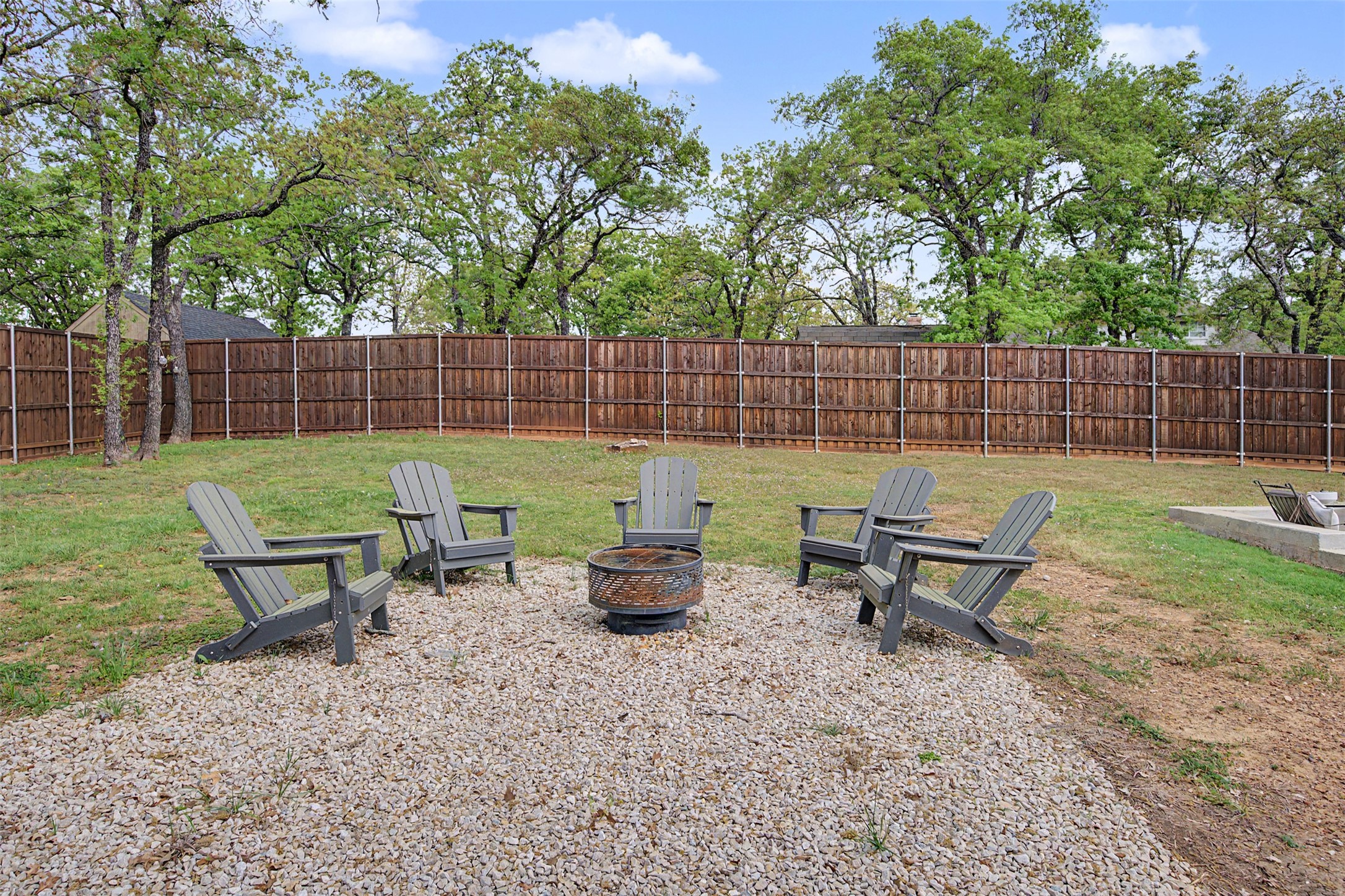 1029 Oakridge Court Burleson TX 76028
