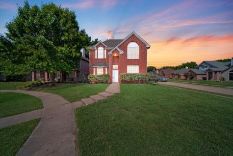 708 Sierra Court Grand Prairie TX 75052