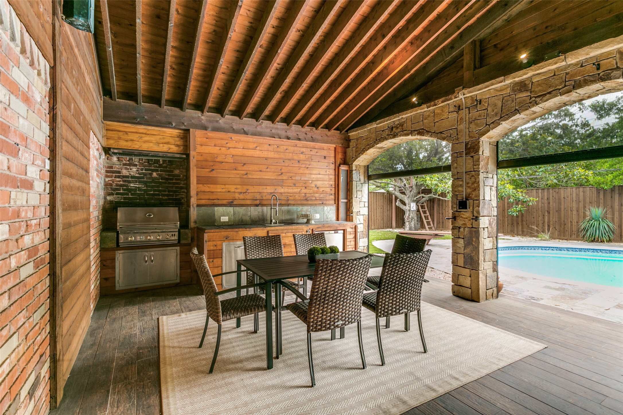 4426 Laren Lane Dallas TX 75244