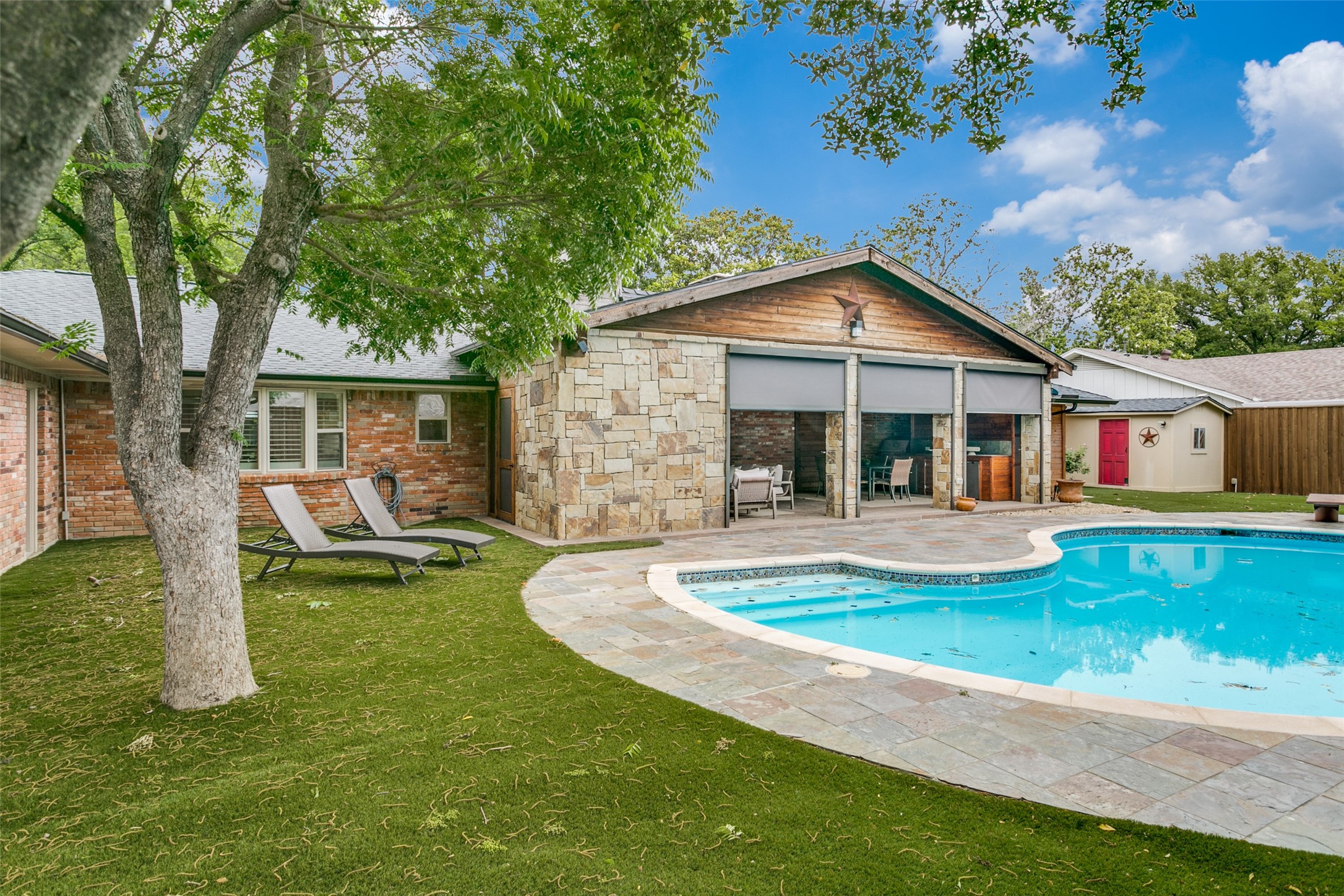 4426 Laren Lane Dallas TX 75244