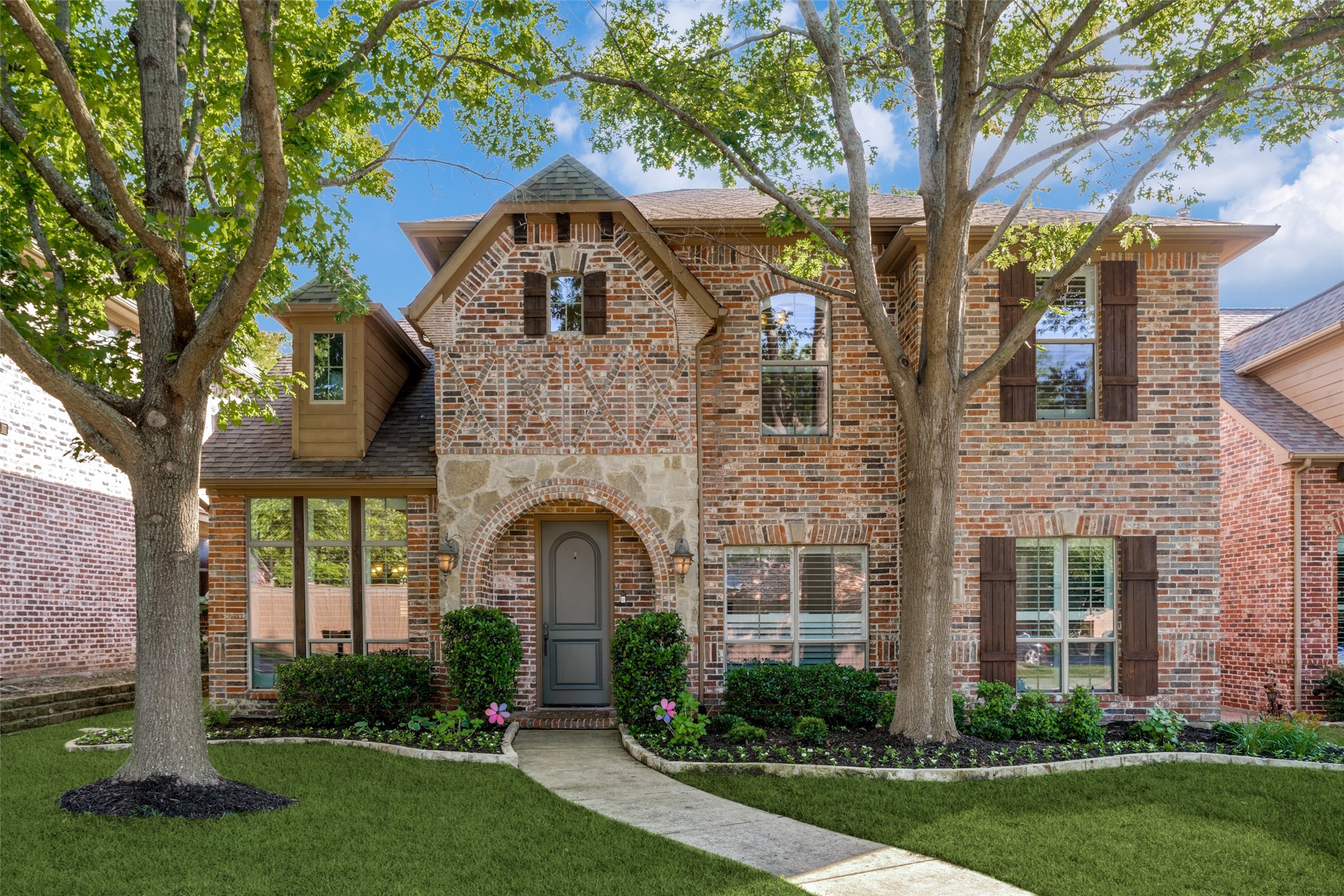 2212 Forest Hollow Park Dallas TX 75228