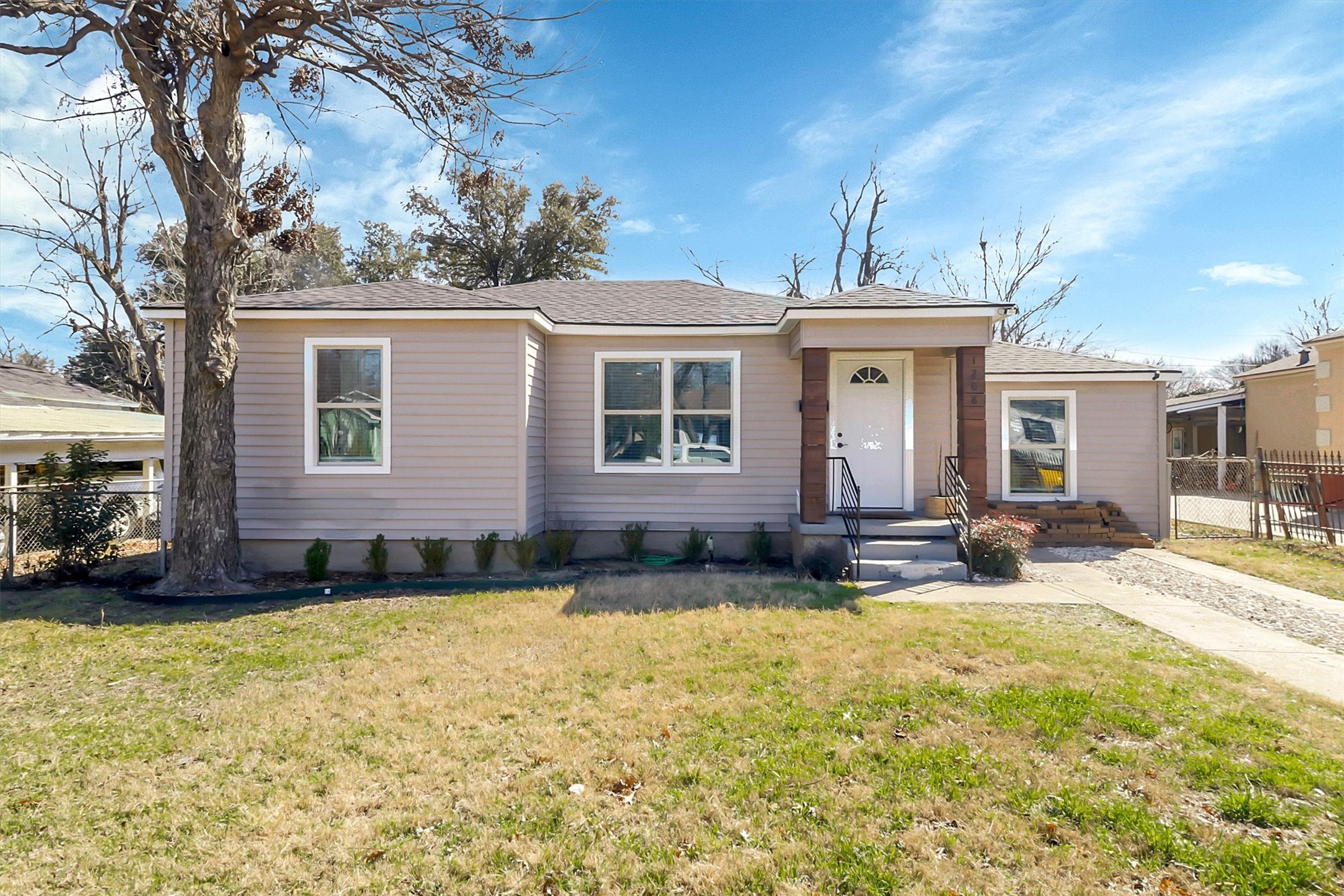 1208 Hansboro Avenue Dallas TX 75224