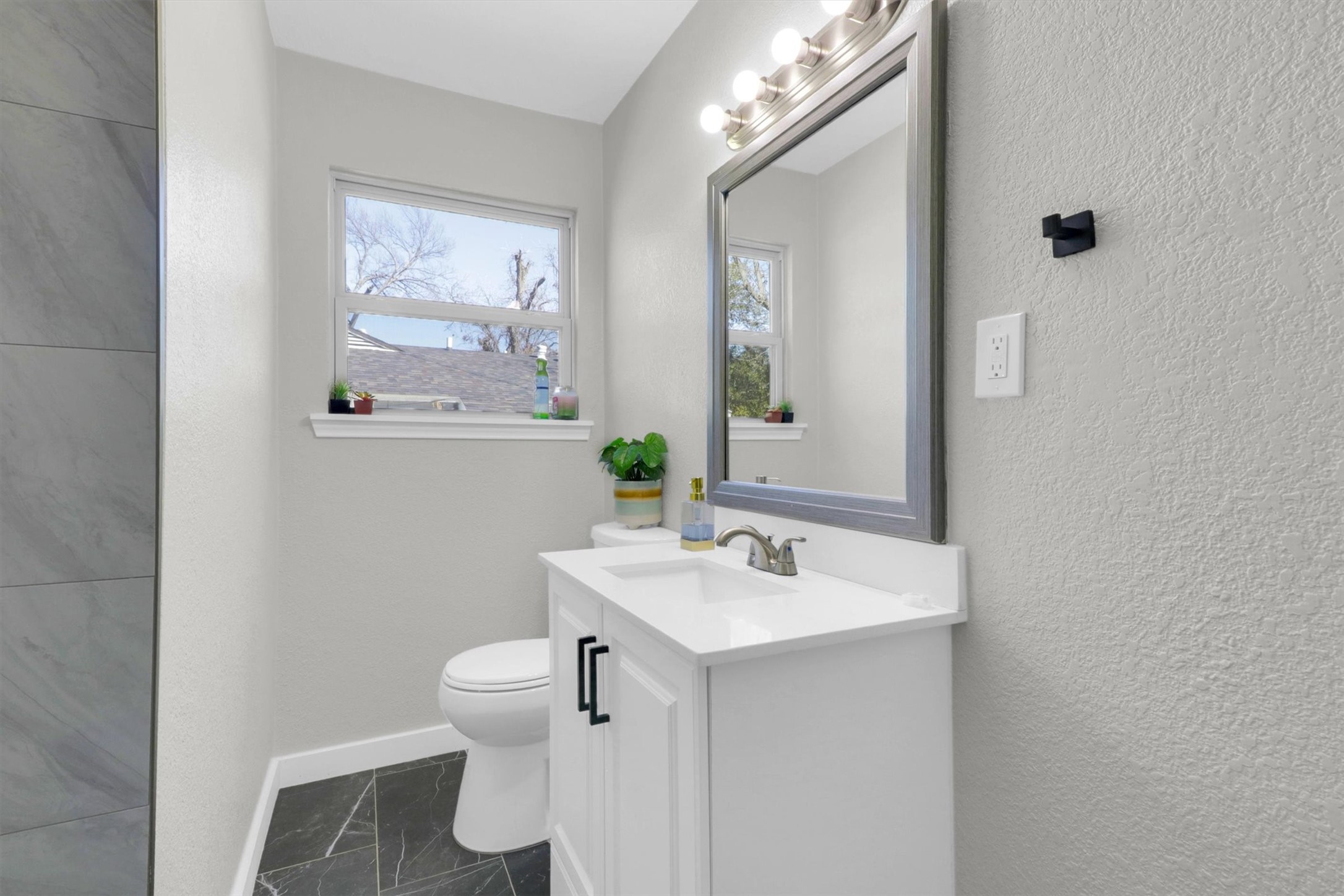 1208 Hansboro Avenue Dallas TX 75224