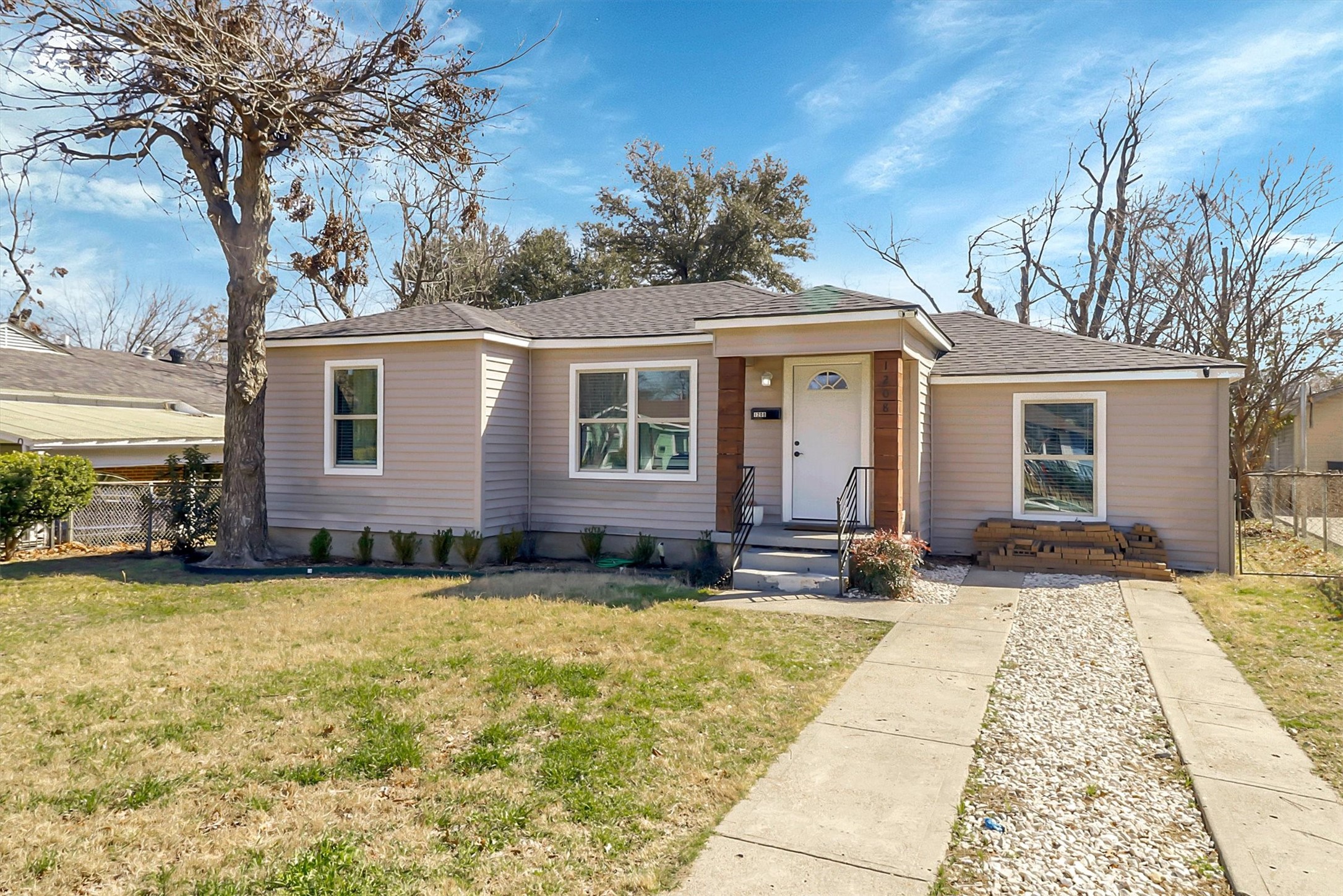 1208 Hansboro Avenue Dallas TX 75224