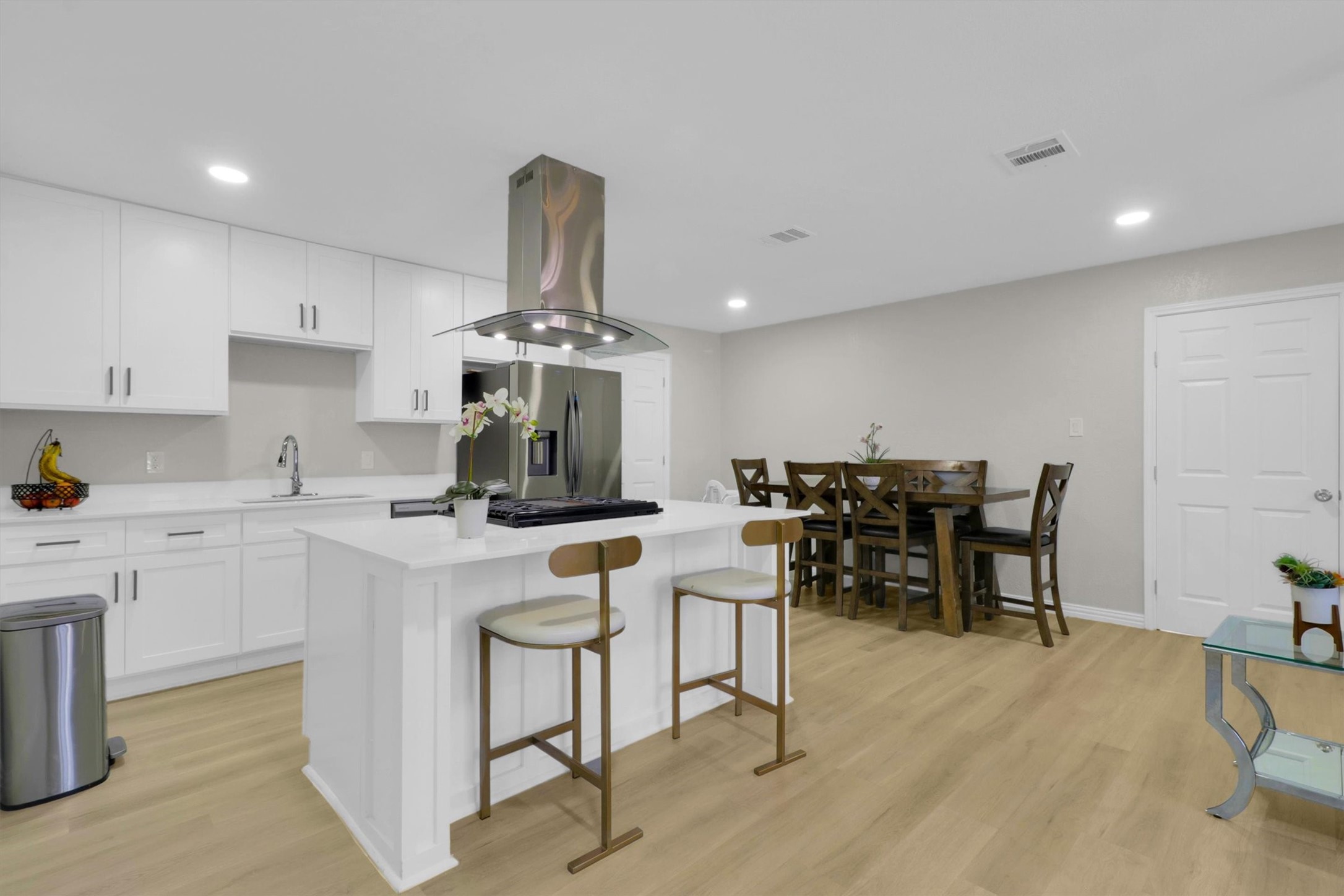 1208 Hansboro Avenue Dallas TX 75224