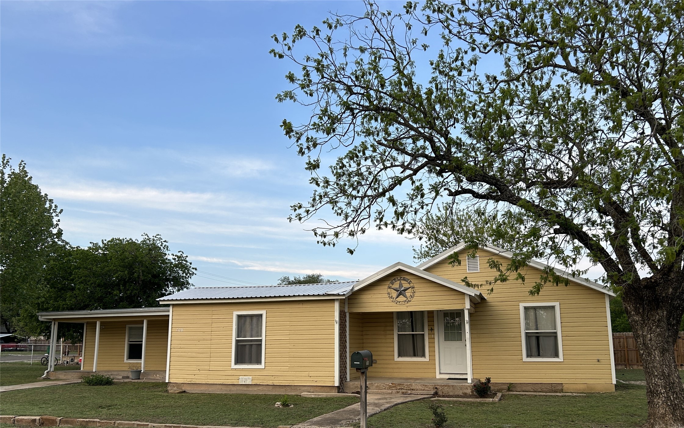 708 Barrow Street Goldthwaite TX 76844