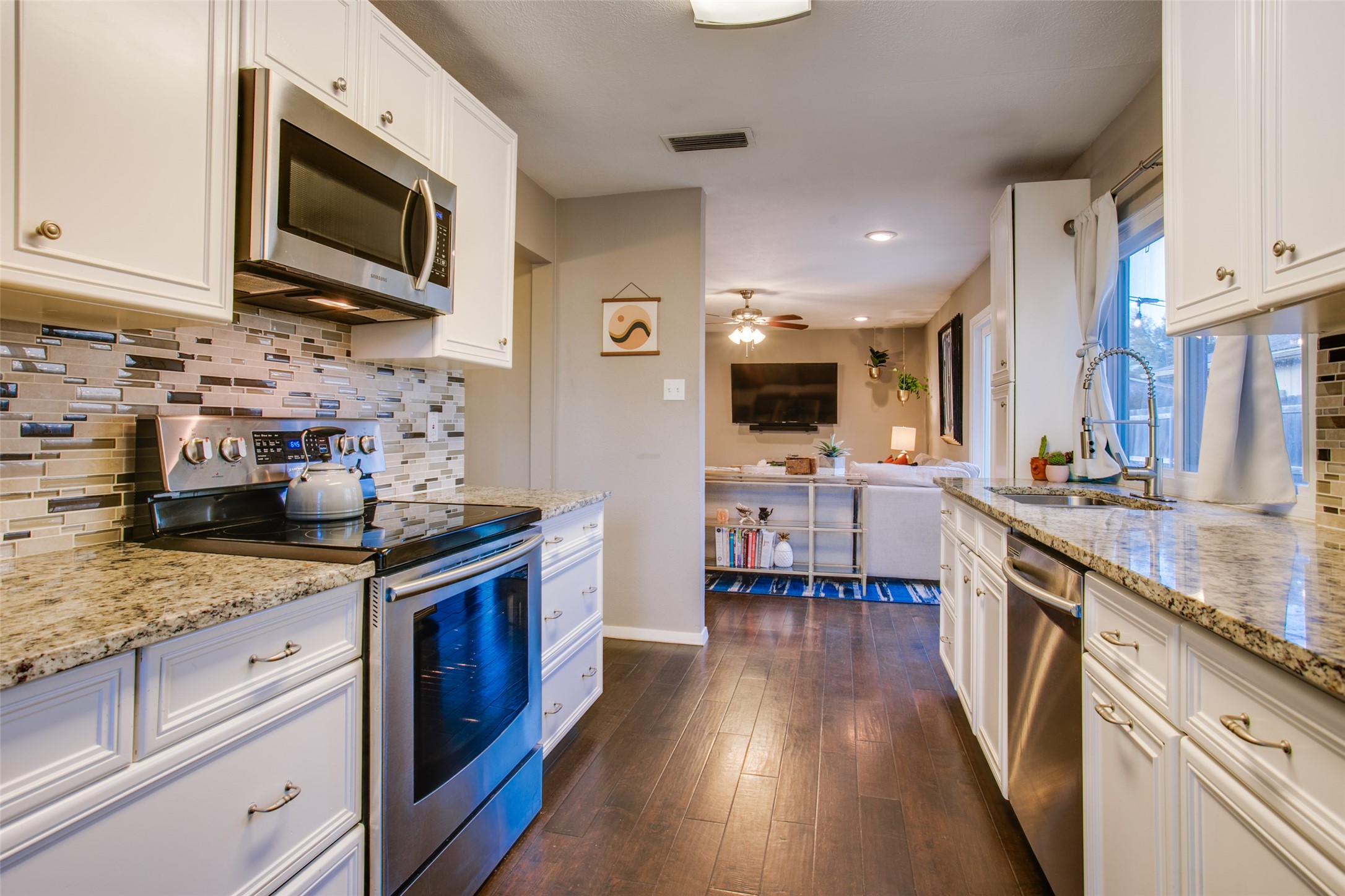8505 Bellingham Drive Dallas TX 75228