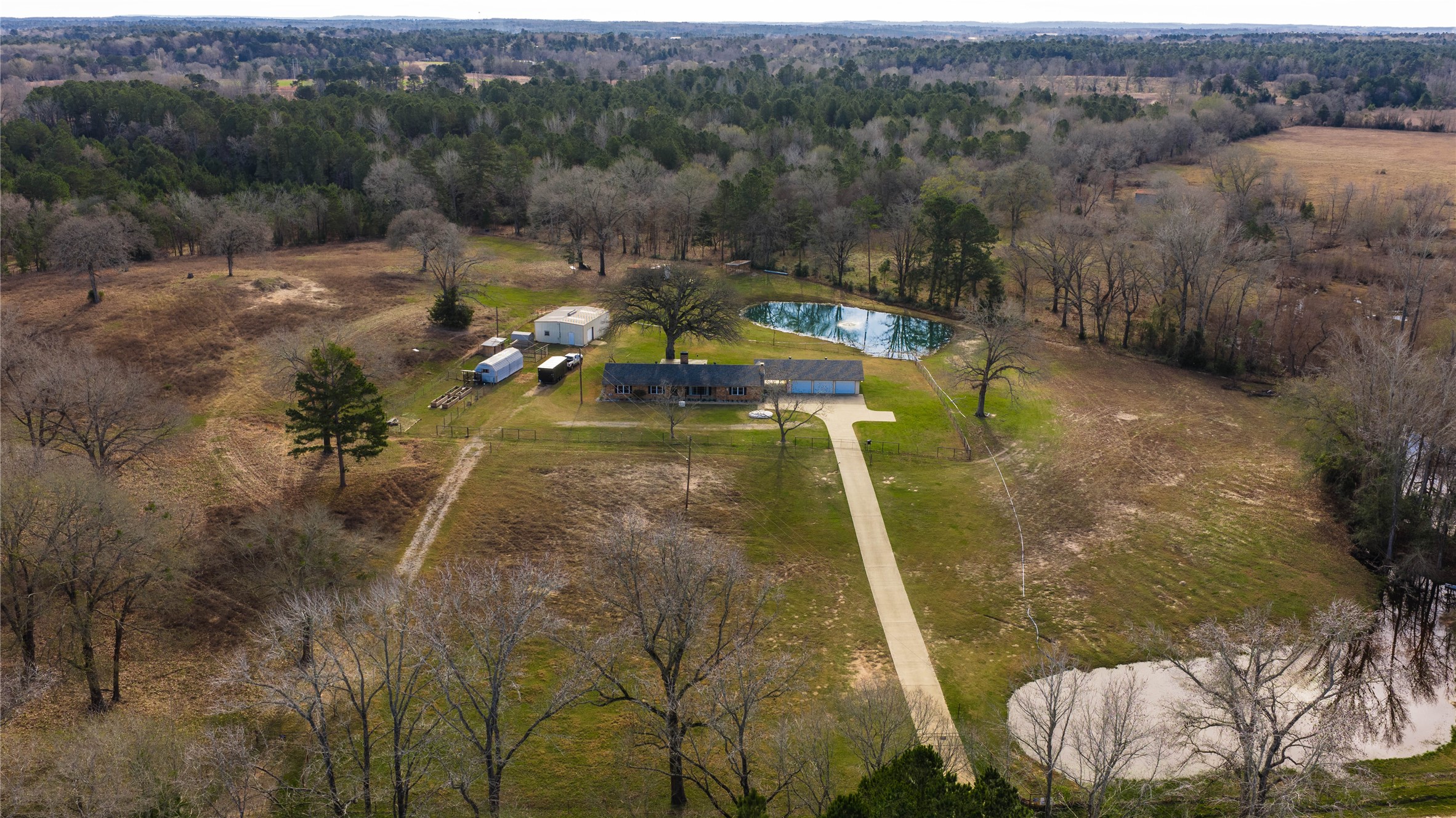 3662 Acr 359 Palestine TX 75803