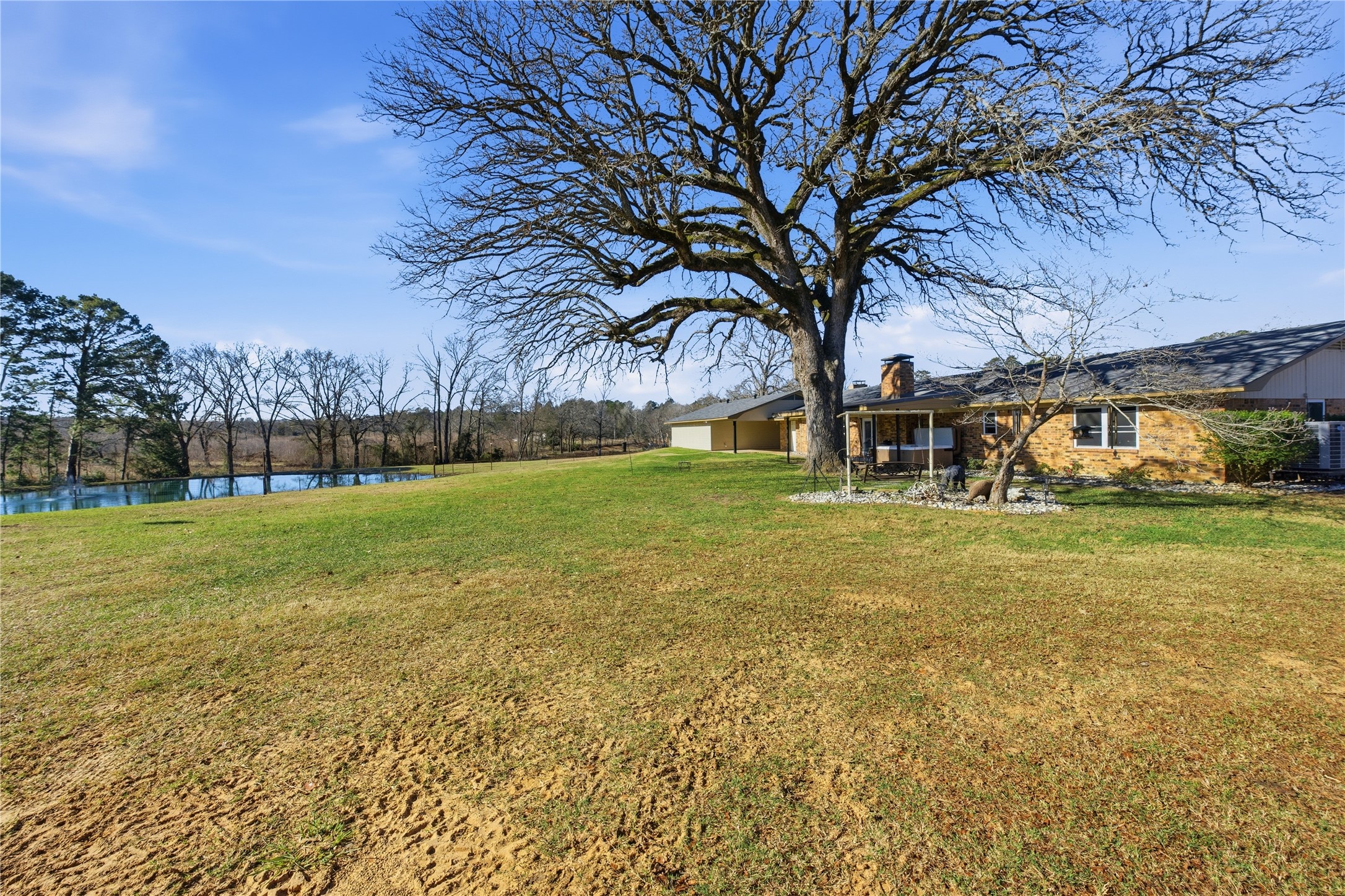 3662 Acr 359 Palestine TX 75803