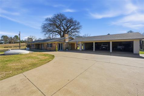 3662 Acr 359 Palestine TX 75803