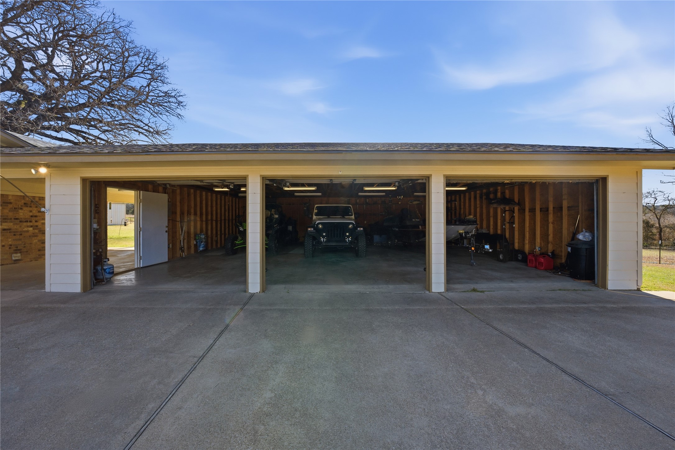 3662 Acr 359 Palestine TX 75803